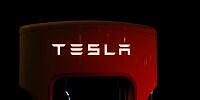 Streit zwischen Musk und Trump lässt Tesla-Aktie einbrechen – Milliardenverlust für Unternehmen und CEO